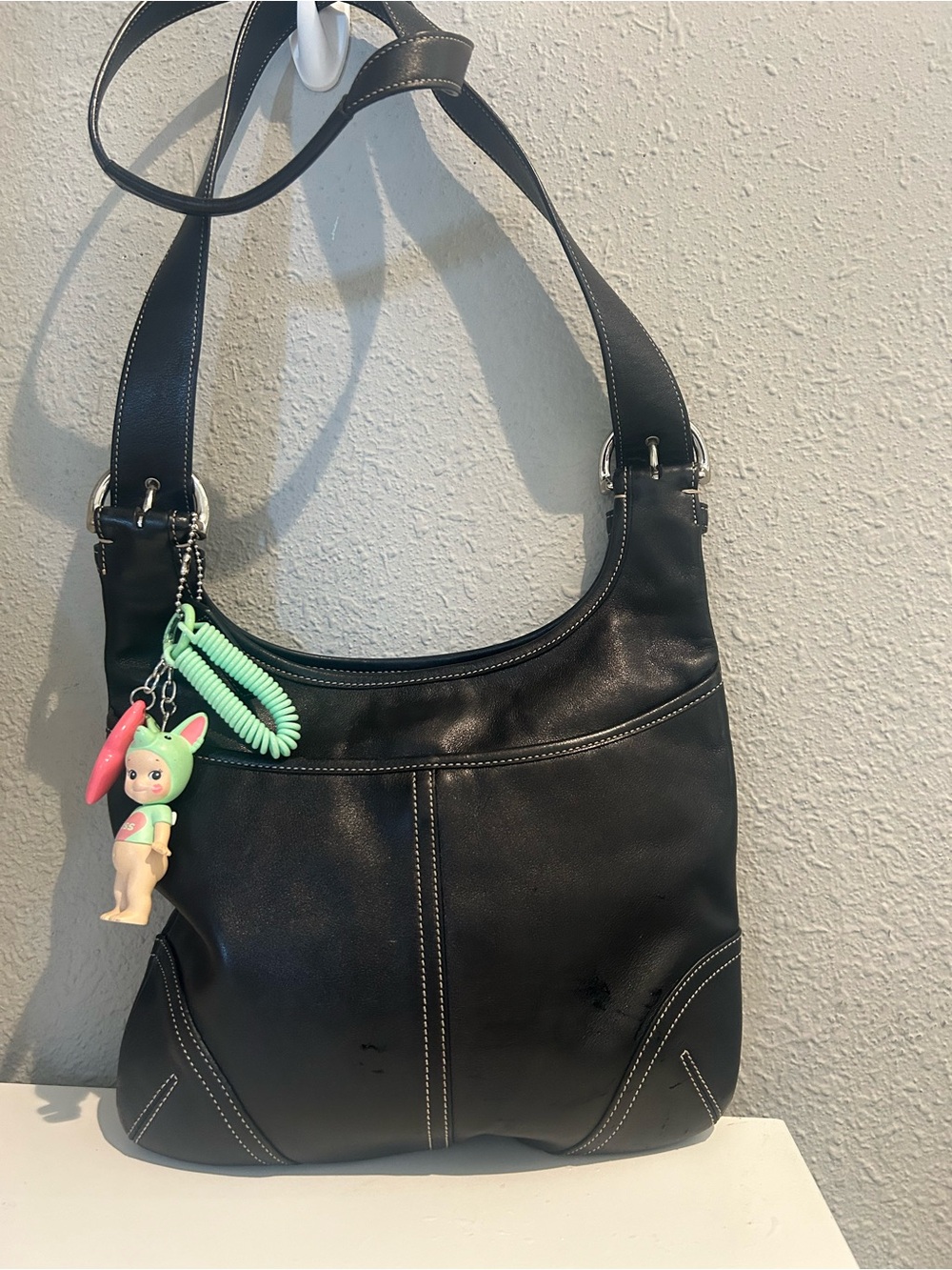 Classic Coach 2003 Black Leather Shoulder Bag - Stylish Everyday Carry